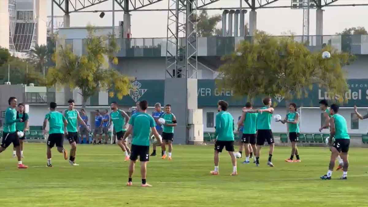 entrenamiento-betis-17-10-2025